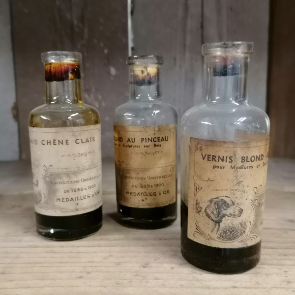 Mini bouteilles de vernis ancienne la bruyère